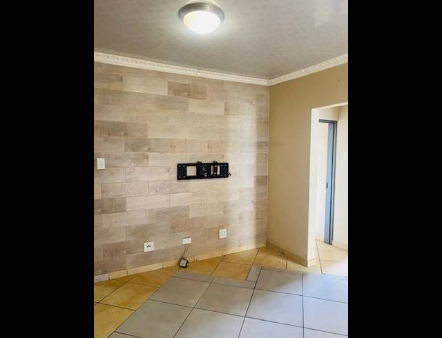 3 BEDROOM APARTMENT FOR SALE IN JABULANI